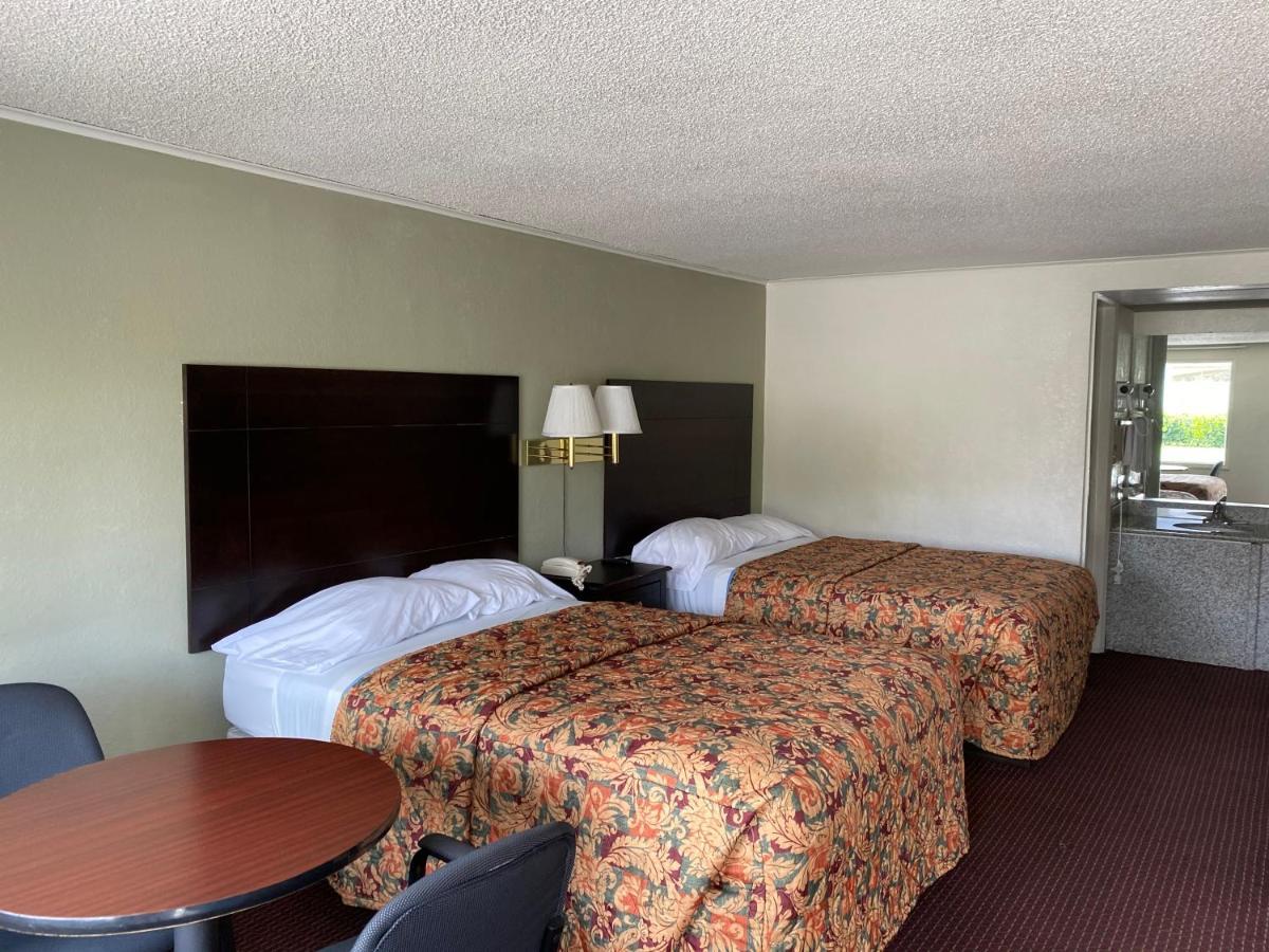 Red Carpet Inn Greensboro Bagian luar foto
