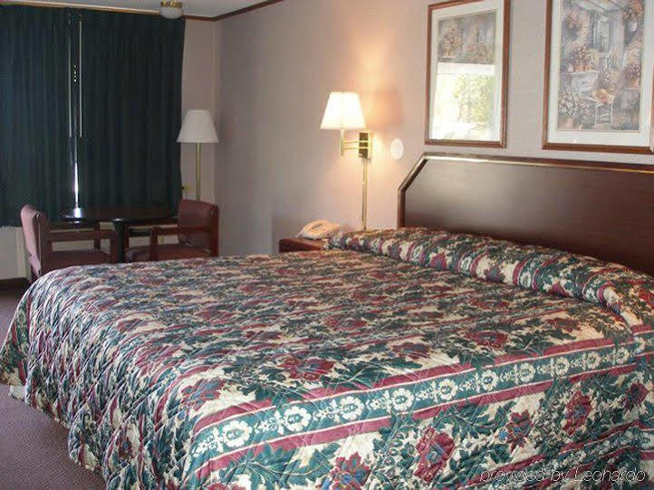 Red Carpet Inn Greensboro Bagian luar foto