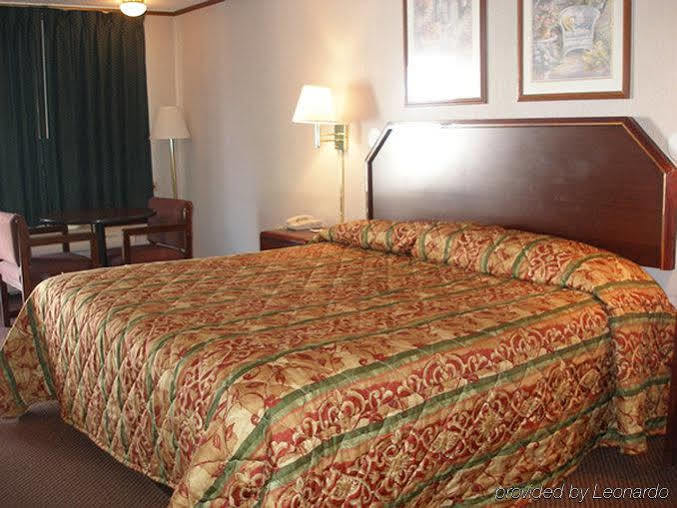 Red Carpet Inn Greensboro Bagian luar foto